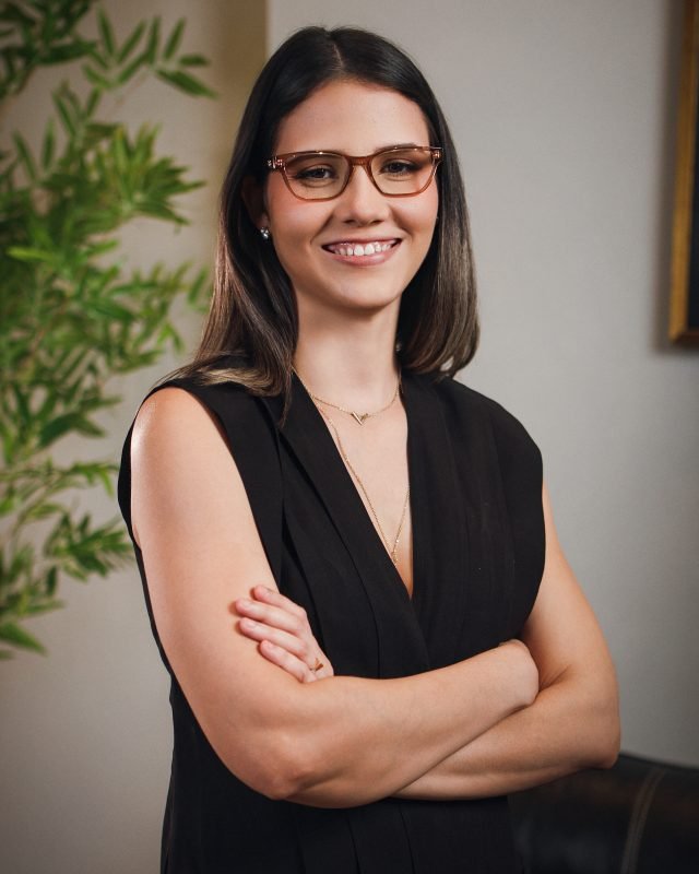 Retrato de Vânia Maria Dorigan Caires Sanches, advogada previdenciarista e sócia-fundadora do escritório.